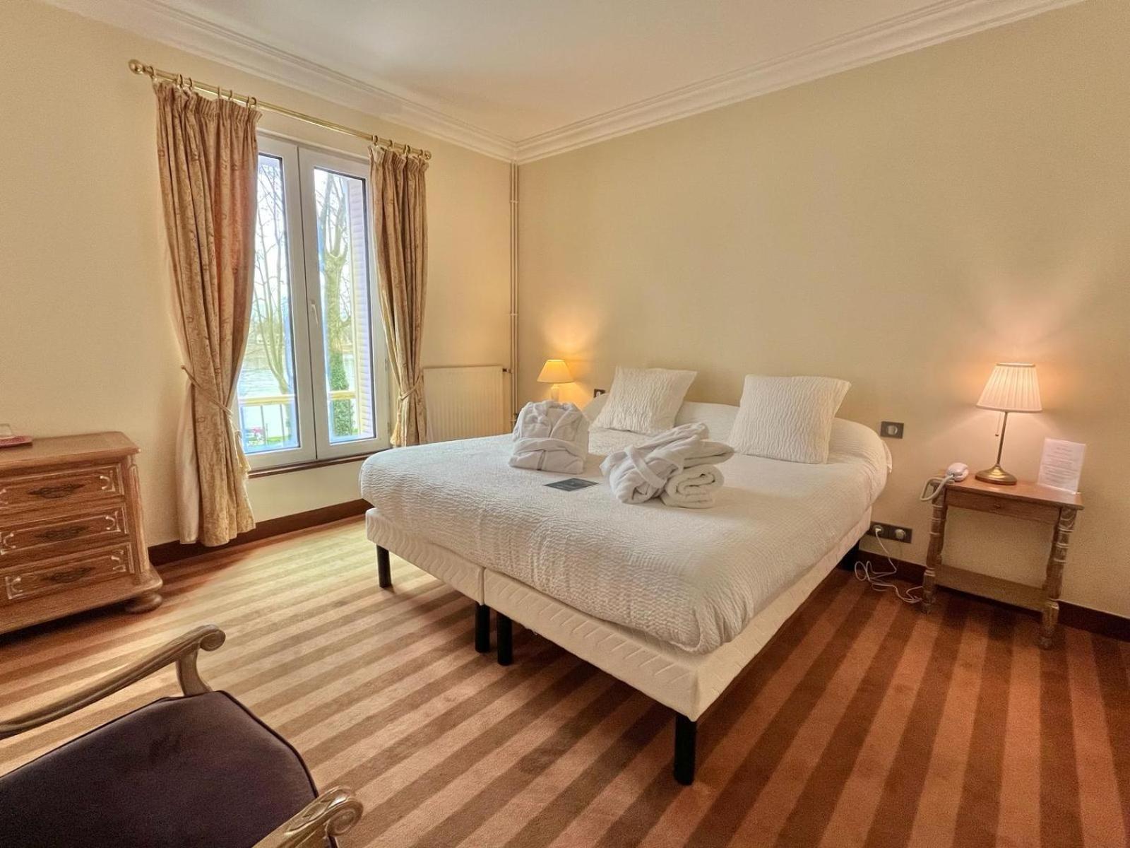 ז'יאן Logis Hotel Le Rivage מראה חיצוני תמונה