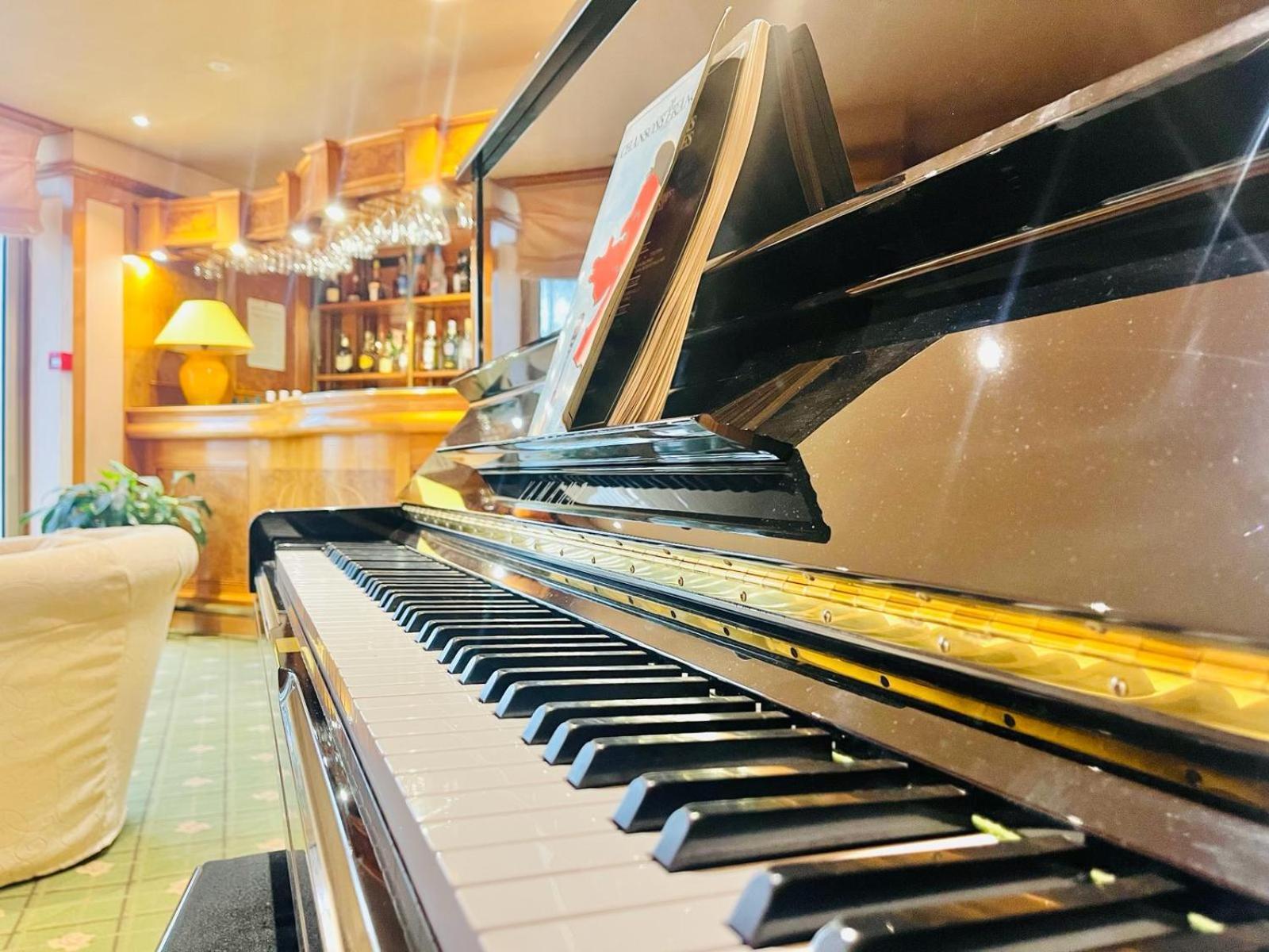 ז'יאן Logis Hotel Le Rivage מראה חיצוני תמונה